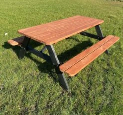 Goedkopepicknicktafels.nl | Zwart Bruine XL Picknicktafel Bruno | Tuintafel 6 Persoons | Bruin Zwart Gespoten Gedroogd Grenen Hout! -Tuinmeubelen Winkel 1200x1127 1