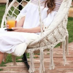 Hangstoel, Hangschommel, Hangstoel Met Een Dik Kussen, Tot 120 Kg Belastbaar, Voor Tuin, Balkon, Woonkamer, Terras, Scandinavische Stijl, Modern, Beige HMDC042M01 13 Hangstoel, Hangschommel, Hangstoel Met Een Dik Kussen, Tot 120 Kg Belastbaar, Voor Tuin, Balkon, Woonkamer, Terras, Scandinavische Stijl, Modern, Beige HMDC042M01 -Tuinmeubelen Winkel 1200x1200 460