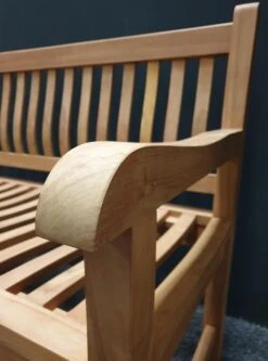 Merkloos TIERRA | Tuinbank Van Teak Comfort Plus + | 150 Cm - 3-Persoons / 3-Zits | Naturel / Original | BONANY Luxe | Geschuurd & Olie Op Waterbasis | Klassiek & Traditioneel | Stevig | Tuinzetel | Bank Voor Tuin -Tuinmeubelen Winkel 890x1200