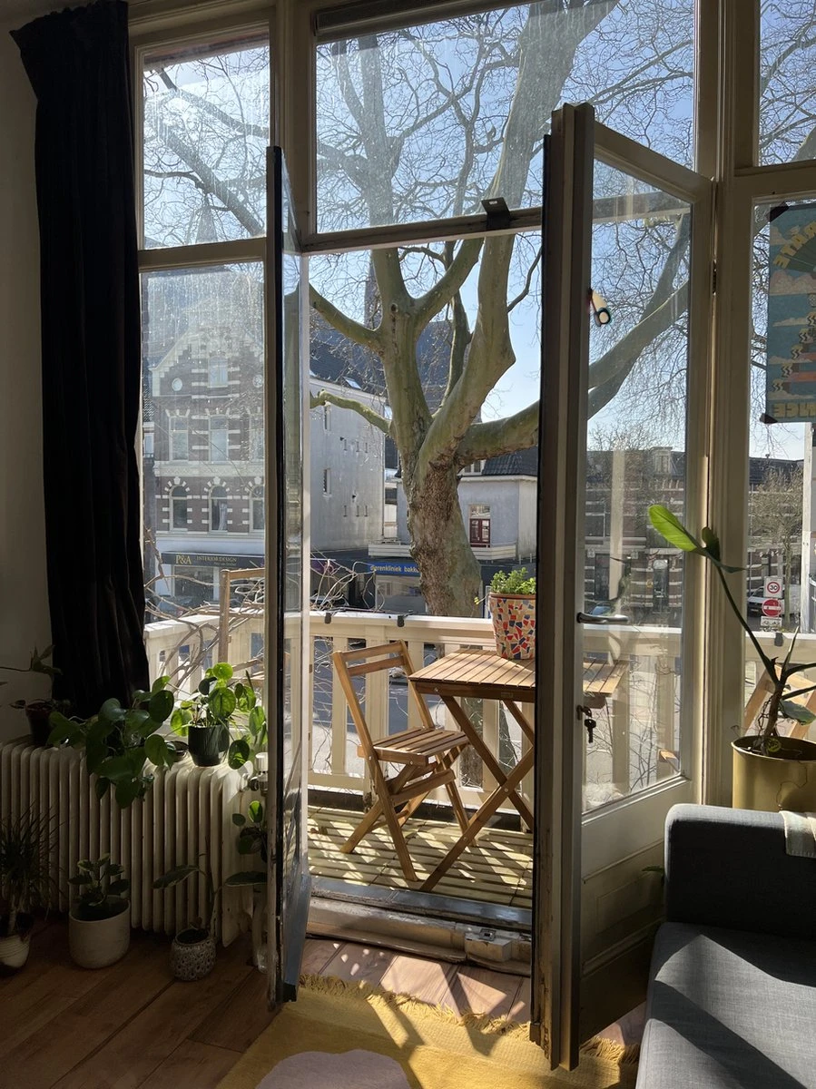 Bistro Set Hout Balkonset FSC – Patio Set Tuin – Houten Frans Tuinsetje – Kleine Tuinset – Complete Kleine Balkon Tafelset Met Gratis Bijzettafel – Hardhout FSC Balkonstoelen & Balkon Tafel - Tuintafel En Stoelen - Bistroset Van Hout – Balcony Set 4 Bistro Set Hout Balkonset FSC – Patio Set Tuin – Houten Frans Tuinsetje – Kleine Tuinset – Complete Kleine Balkon Tafelset Met Gratis Bijzettafel – Hardhout FSC Balkonstoelen & Balkon Tafel - Tuintafel En Stoelen - Bistroset Van Hout – Balcony Set - Afbeelding 2